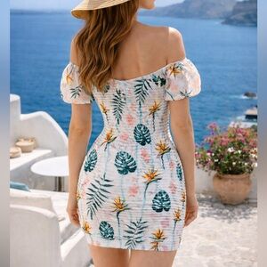 GUESS NWT Tropical Mini Dress Medium Smocked Puff Sleeve Summer Resort Vacation